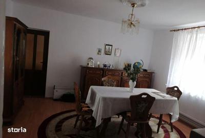 Casă cu 3 camere cu Teren 120 Mp în Central - 2