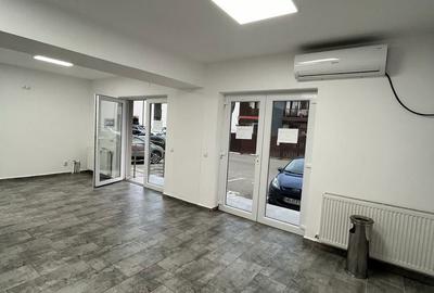 Spațiu comercial, de 40 mp, în Central - 7