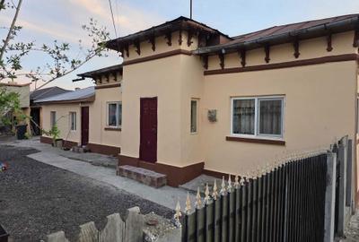 Casă cu 3 camere în Uiești - 2