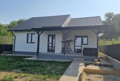 Casă cu 3 camere cu Canalizare în Central - 6
