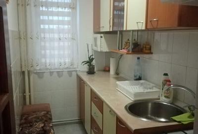 Apartament cu 3 camere semidecomandat în Central - 9