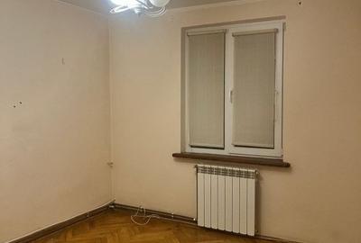 Apartament  Central ,3 camere, 72mp ,etaj  intermediar, zona SIRET - 4