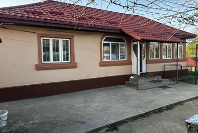 Casă cu 4 camere în Mârghia de Jos