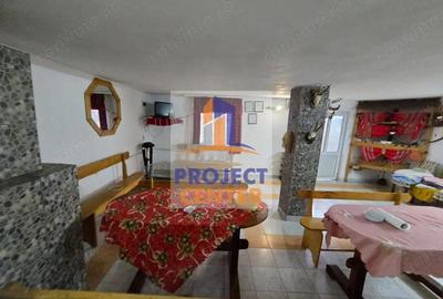 Casă cu 7 camere cu Teren 244 Mp în Sălătrucu - 12