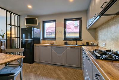 Casă cu 5 camere cu Teren 432 Mp în Balotești - 15