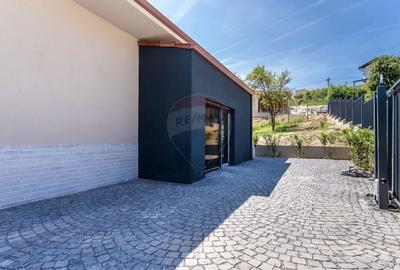 Casa individuala, 5 camere, 60mp terase, teren 750mp,comision 0 - 11