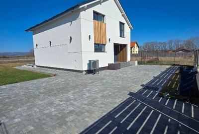 Casă individuală cu 4 camere cu Teren 650 Mp în Colonia Bod - 1