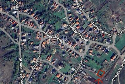 Teren de 800 mp, în Dezmir