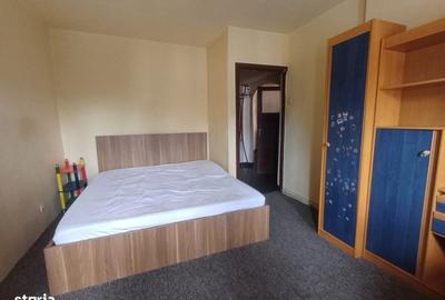Apartament cu 3 camere decomandat în Dorobanților