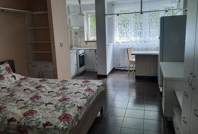 Garsonieră semidecomandată în Titan