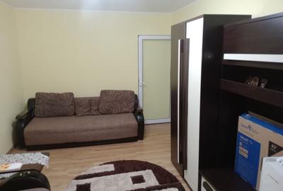 Închiriez apartament cu 2 Camere Micro 17 - 5