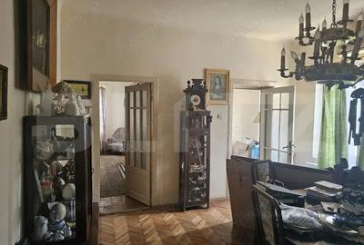 Casă cu Teren 372 Mp în Central - 3