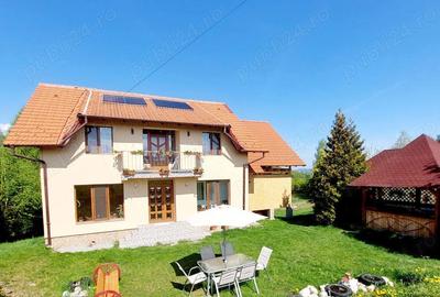 Casă cu 5 camere cu Teren 4200 Mp în Poiana Mărului - 8