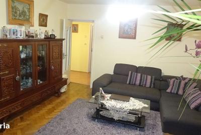 Apartament cu 3 camere decomandat în Scărișoara - 9