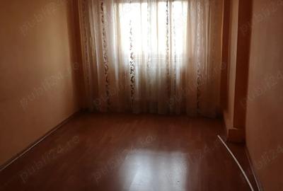 Apartament cu 3 camere decomandat în 1 Decembrie - 3