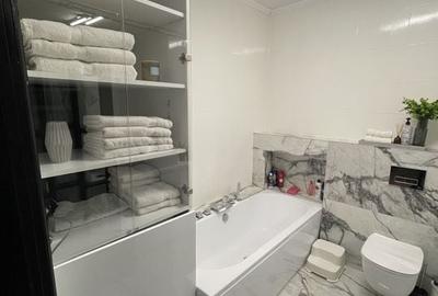 Casa S+P+E+M | 605 mp utili | 10 camere | 3 bucatarii | 4 bai | 3 terase | Garaj - 27