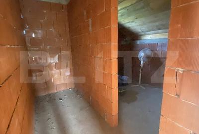 Casă cu 4 camere cu Teren 1471 Mp în Dumitrița - 10