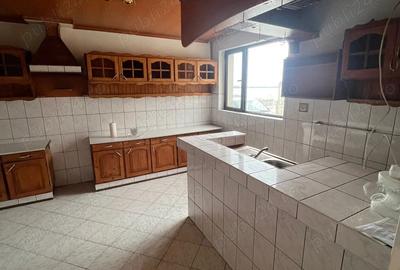 Apartament cu 3 camere decomandat în Bucovăț (Remetea Mare) - 1