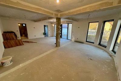 Casă cu 6 camere în Rozavlea - 5