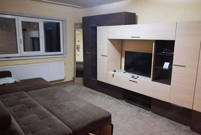 Apartament cu 2 camere decomandat în Girocului