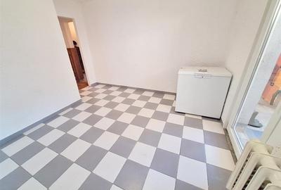 Apartament cu 3 camere decomandat în Narcisa - 6