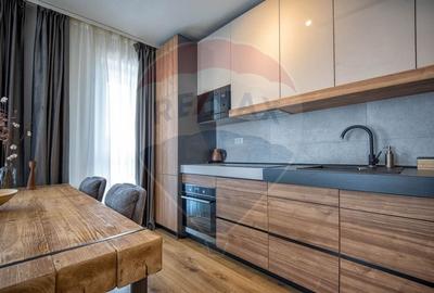Apartament cu 3 camere decomandat, mobilat în Blumăna