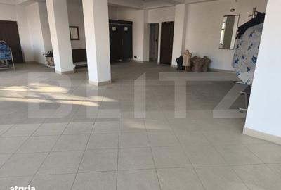 Spațiu comercial, de 100 mp, în Central - 3