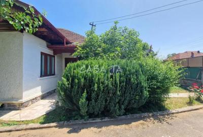 Casă cu 5 camere cu Garaj în Boroșteni - 1