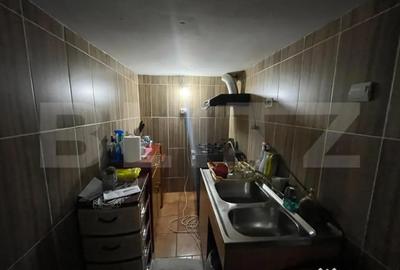 Casă cu 3 camere cu Canalizare în Romanești