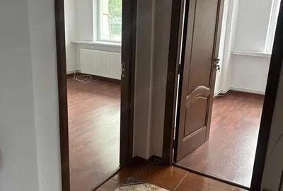 Apartament cu 3 camere semidecomandat în Central - 8