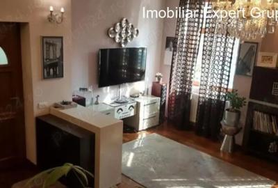Casă cu 7 camere cu Teren 128 Mp în Central - 7