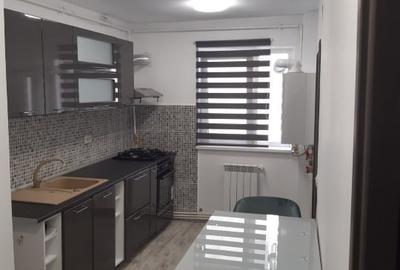 Inchiriez Apartament  3 Camere Etaj 1  zona Boema - 4