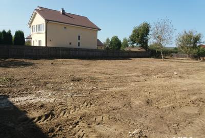 Teren de 1740 mp, în Lilieci - 4