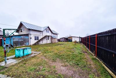 Casă cu 5 camere cu Teren 3382 Mp în Găujani