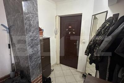 Apartament cu 3 camere semidecomandat, mobilat în Micro 16