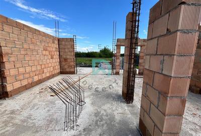 Casă individuală cu 4 camere cu Canalizare în Stupini - 7