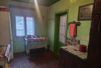 2 Case + 1600 mp Teren, zona centrala Balinesti, Siret - 12