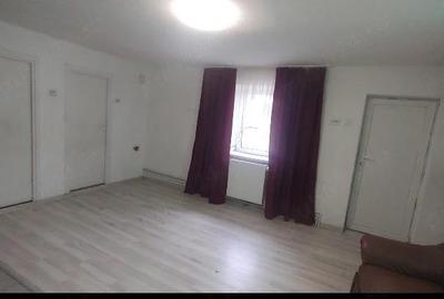 Casă cu Teren 740 Mp în Central - 5