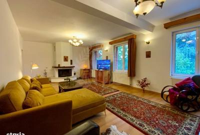 Casă cu 4 camere decomandat în Central