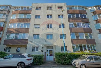 Apartament cu 2 camere decomandat, mobilat în Tractorul - 13