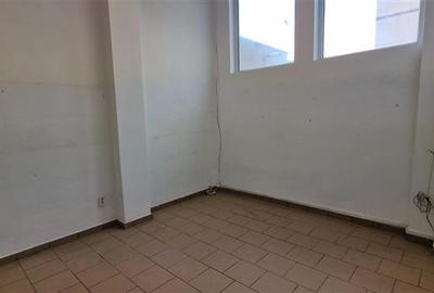 Spațiu comercial, de 141 mp, în Micro III - 13