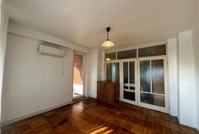 Apartament cu 3 camere semidecomandat, mobilat în Central - 2