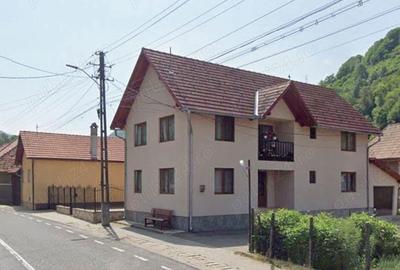 Casă cu 6 camere în Sebeș - 1