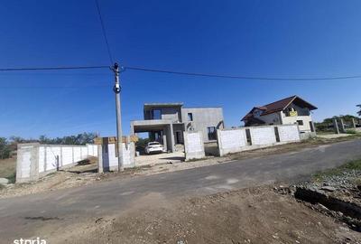 Casă cu 4 camere cu Teren 140 Mp în Sinești - 2