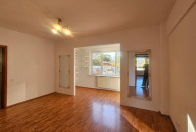 Spatiu birou in zona Universitate - 4 camere - 4