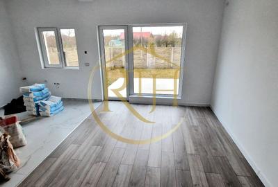 Duplex cu 4 camere cu Canalizare în Moșnița Veche - 4