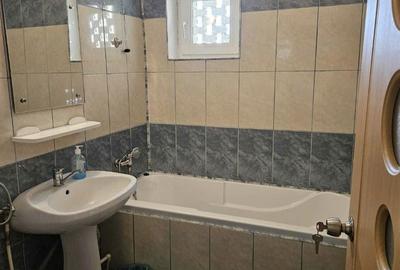Apartament cu 2 camere semidecomandat în Calea București