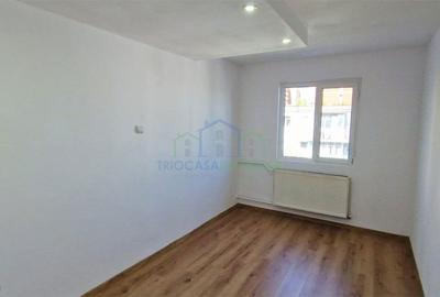 Apartament cu 3 camere semidecomandat în Craiovița Nouă - 13