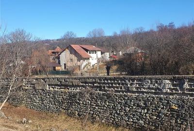 Teren de 4614 mp, în Central - 10