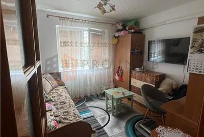 Apartament 3 camere cf 1 semidecomandat zona Micro 5 - 2